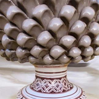 Mezza Pigna in Ceramica A1 con piede decorato a mano