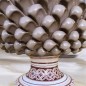 Mezza Pigna in Ceramica A1 con piede decorato a mano Mezza Pigna in Ceramica A1 con piede decorato a mano